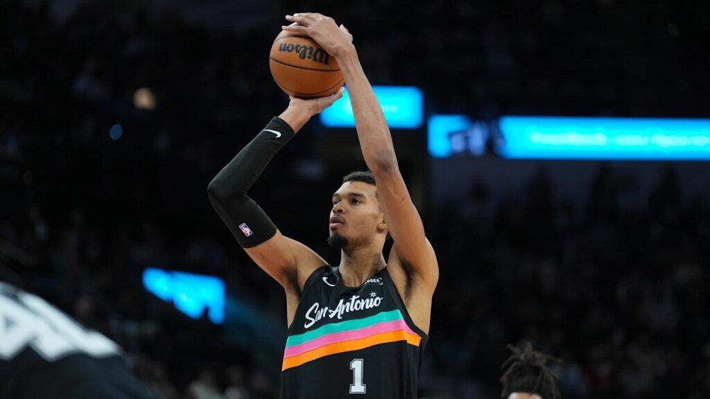 Knicks vs. Spurs: 31 दिसंबर की रात कौन मारेगा बाजी? जानिए वो भविष्यवाणी और सीक्रेट बेट्स जो सब बदल देंगे!