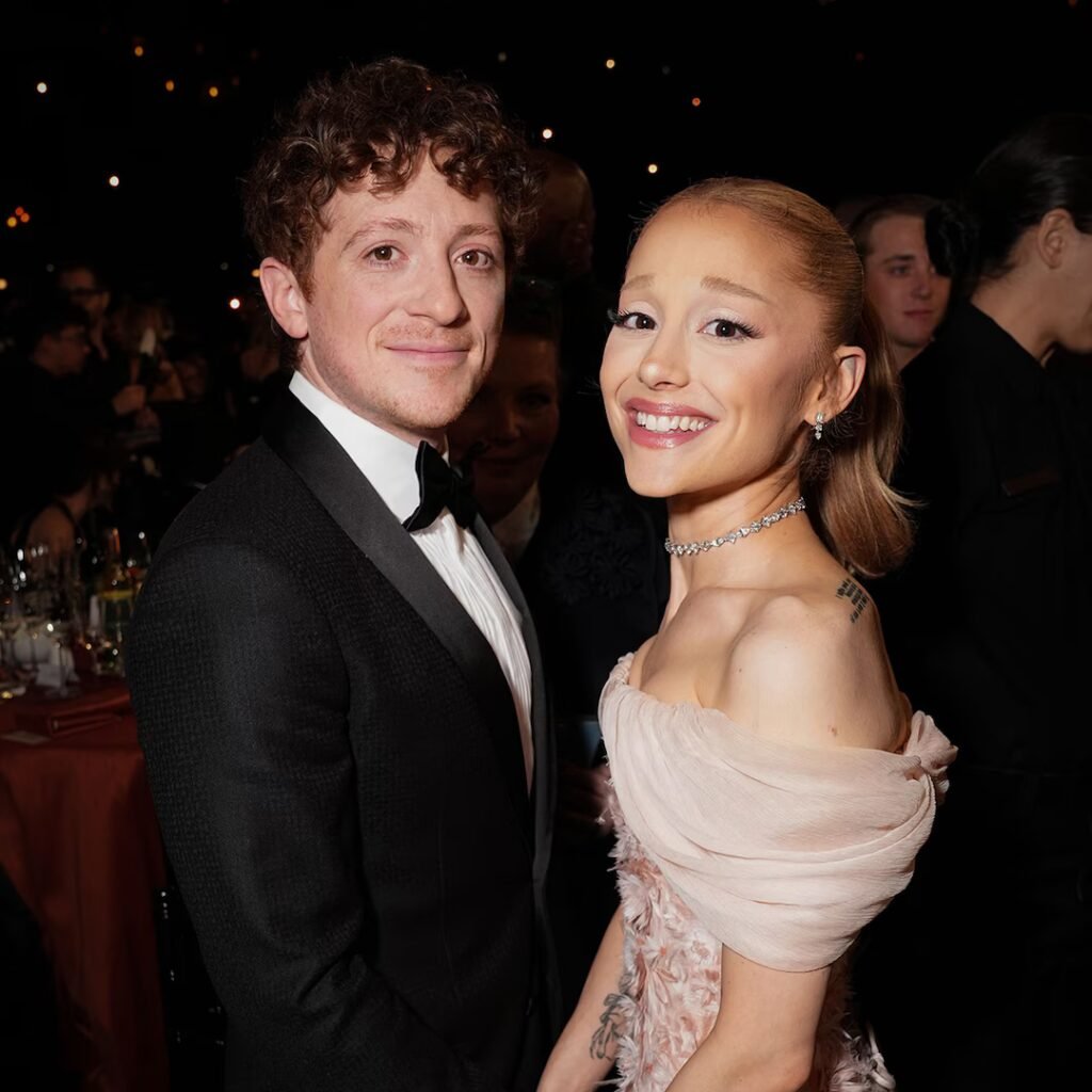 Ariana Grande ke SNL set par Ethan Slater… aakhir kya hua uss raat?