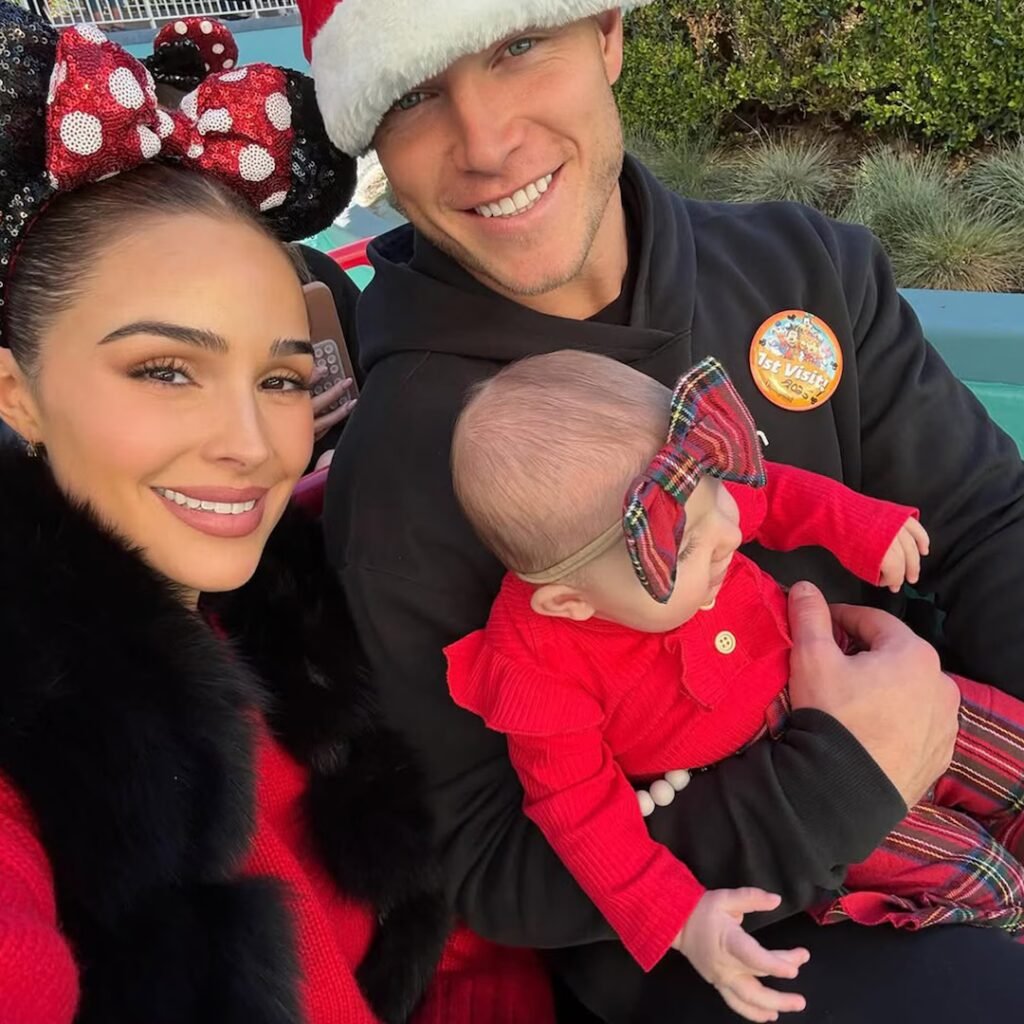 Olivia Culpo aur Christian McCaffrey ki beti Colette ki Christmas photo mein chupa hai kaunsa raaz?