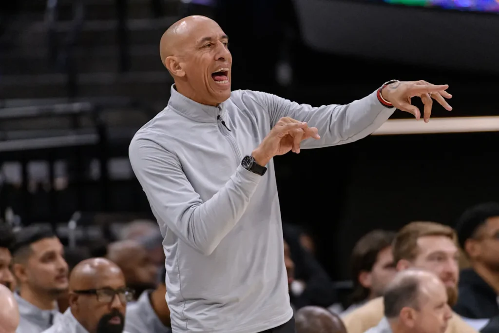 किंग्स के ड्रेसिंग रूम में ‘तूफान’! कोच से अनबन के बाद क्या अब दिग्गजों का कटेगा पत्ता?