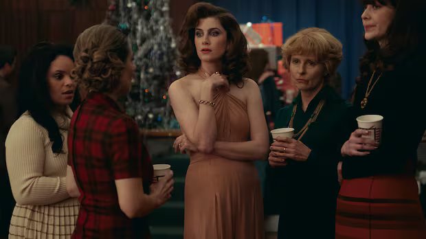 Emilia Clarke, internet show aur ek MLM ka jaal: Aakhir kya hai Comedian Vic Michaelis ka hairan kar dene wala sach?