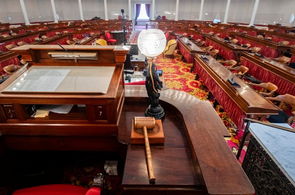 सावधान: 2026 के विधायी सत्र में अगर ‘बचना’ है, तो यही है आपका एकमात्र हथियार…